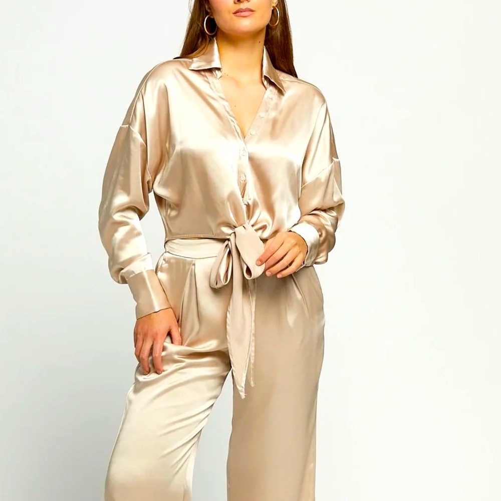 NWT! Silk tie top